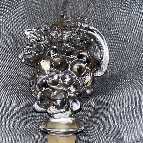 Glass Decorative Wine Stopper - Picture 4 of 7